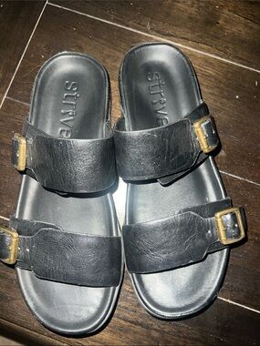 Ladies strive sandals  size 8  euc